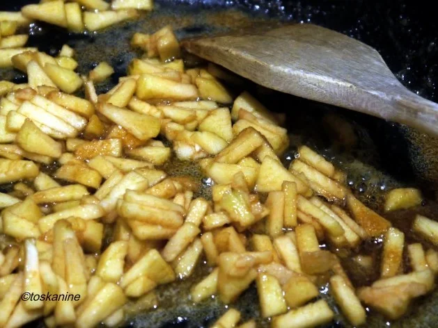 Rezept: Walnuss-Spätzle-Spitzkohlpfanne Bild Nr. 12 Walnuss-Spätzle-Spitzkohlpfanne - Rezept - Bild Nr. 12