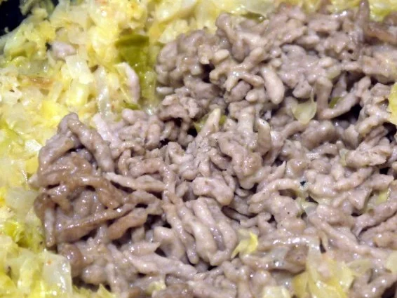 Rezept: Walnuss-Spätzle-Spitzkohlpfanne Bild Nr. 15 Walnuss-Spätzle-Spitzkohlpfanne - Rezept - Bild Nr. 15