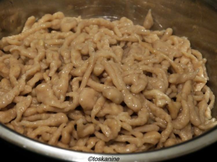Walnuss Spätzle Spitzkohlpfanne - einfach - 114 kcal/100g