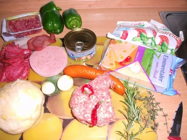 Blechpizza ..........mit Pizzateig  ohne Hefe - Rezept - Bild Nr. 2