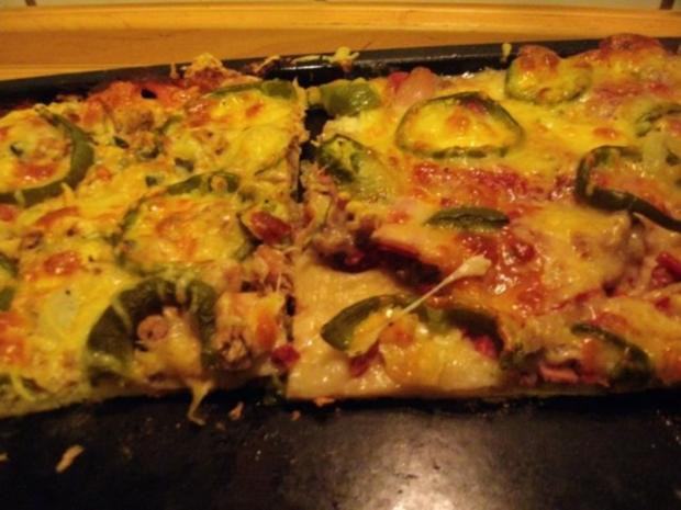 Blechpizza ..........mit Pizzateig ohne Hefe - Rezept - kochbar.de