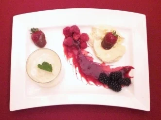 Bayerische Creme trifft Birnenschaum mit frischen Früchten - Rezept