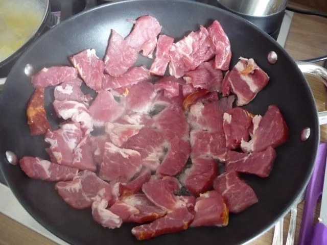 Rezept: Schwein : Kassler - Zwiebelfleisch aus dem Wok Bild Nr. 2 Schwein : Kassler - Zwiebelfleisch aus dem Wok - Rezept - Bild Nr. 2