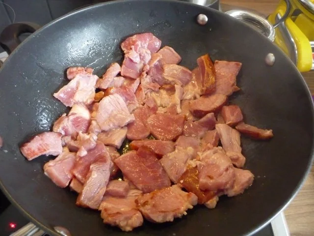 Rezept: Schwein : Kassler - Zwiebelfleisch aus dem Wok Bild Nr. 3 Schwein : Kassler - Zwiebelfleisch aus dem Wok - Rezept - Bild Nr. 3