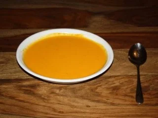 fruchtiges asiatisch anmutendes Karottensüppchen - Rezept