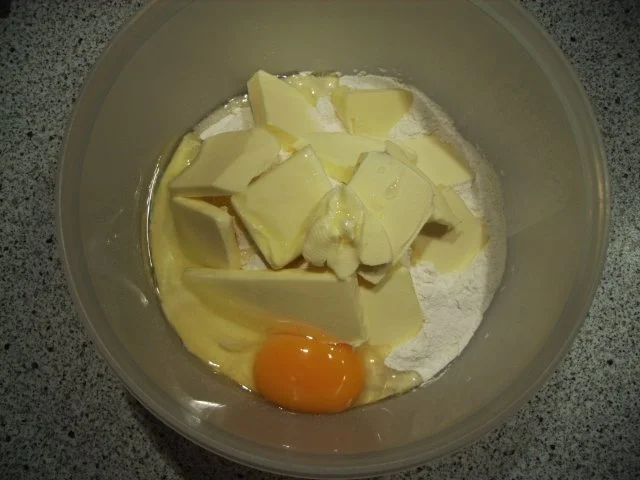 Rezept: Pflaumenmus-Streuselkuchen Bild Nr. 2 Pflaumenmus-Streuselkuchen - Rezept - Bild Nr. 2