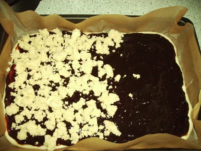 Rezept: Pflaumenmus-Streuselkuchen Bild Nr. 5 Pflaumenmus-Streuselkuchen - Rezept - Bild Nr. 5