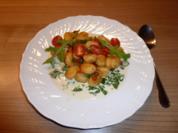 Rezept: Paprika-Gnocchi mit Rucola-Sahne-Sauce Paprika-Gnocchi mit Rucola-Sahne-Sauce - Rezept
