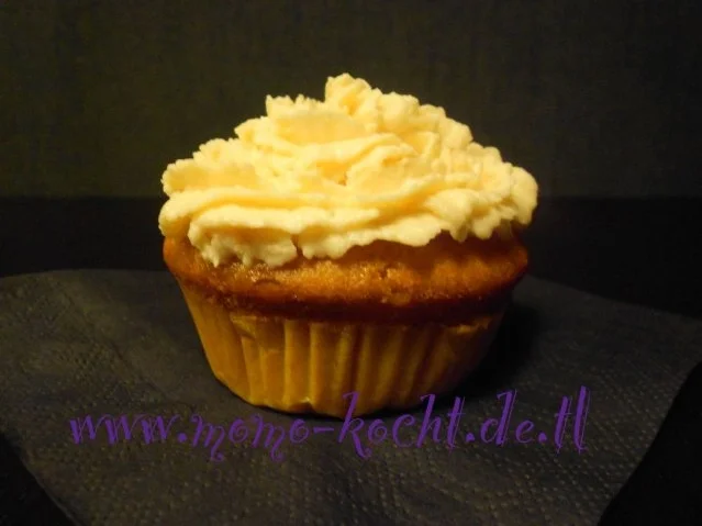 süße Kürbis-Cupcakes mit Zitronenmelissen-Frischkäse-Frosting - Rezept - Bild Nr. 21