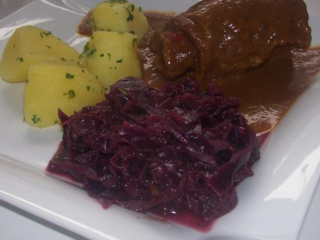 Beilagen: Fruchtiger Apfel-Preiselbeer-Rotkohl - Rezept - kochbar.de