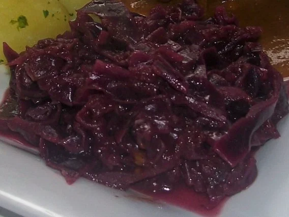 Rezept: Beilagen: Fruchtiger Apfel-Preiselbeer-Rotkohl Beilagen: Fruchtiger Apfel-Preiselbeer-Rotkohl - Rezept