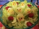 Küken , Gefüllte Eier auf Salat - Rezept