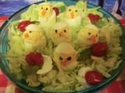 Küken , Gefüllte Eier auf Salat - Rezept