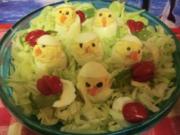 Küken , Gefüllte Eier auf Salat - Rezept