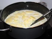 Kartoffel-Spinat-Gratin mit Gorgonzola-Sauce - Rezept