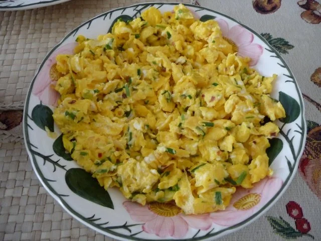 Eierspeisen : Chili – Rührei - Rezept