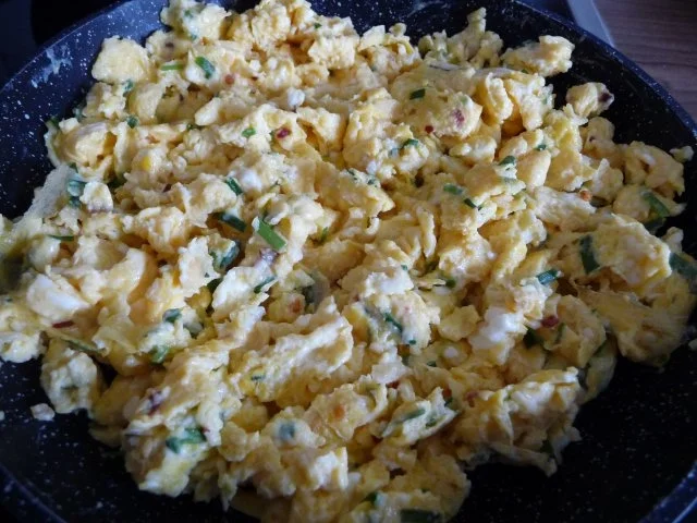 Eierspeisen : Chili – Rührei - Rezept - Bild Nr. 4