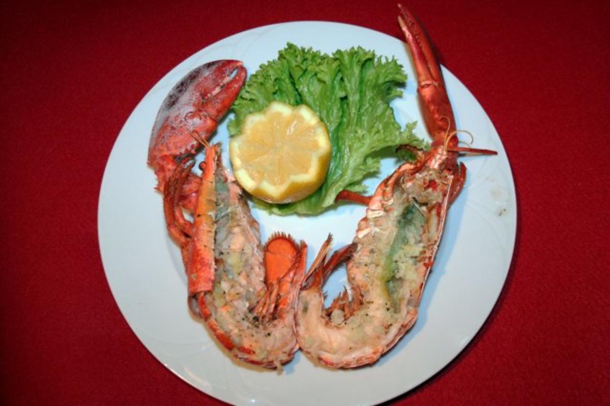 Gegrillter Lobster auf Salatstreifen mit Aiolicreme - Rezept