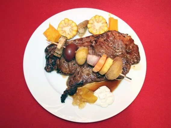 Kobe Beef braai style mit Spieß von der Minikartoffel und Butternut-Kürbis - Rezept
