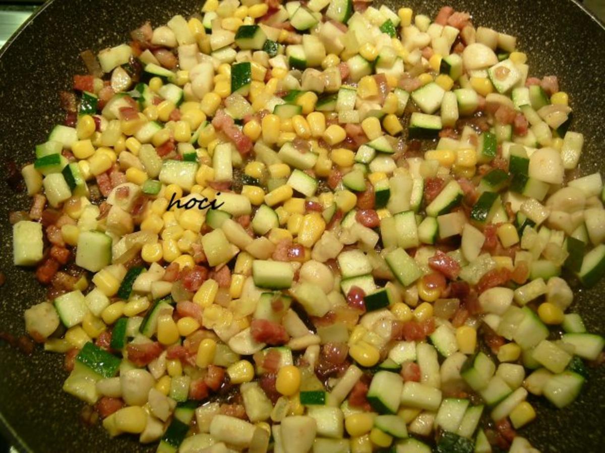 Hühnerfilet gebettet in Gemüse unter Lasagneblättern - Rezept - Bild Nr. 7