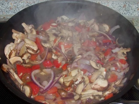 Gemüse-Kräuter-Quiche mit Champignons und Pecorino - Rezept - Bild Nr. 5