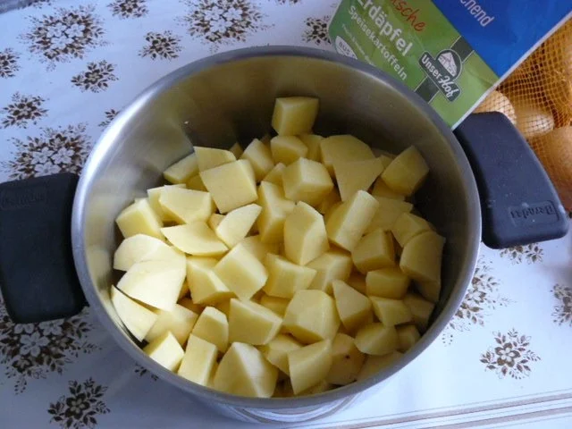 Rezept: Kartoffelsuppe Bild Nr. 4 Kartoffelsuppe - Rezept - Bild Nr. 4