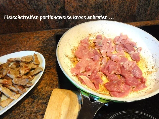 Fleisch:    ZWIEBELFLEISCH an pikantem Gemüsereis - Rezept - Bild Nr. 8