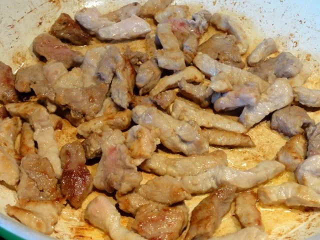 Fleisch:    ZWIEBELFLEISCH an pikantem Gemüsereis - Rezept - Bild Nr. 9