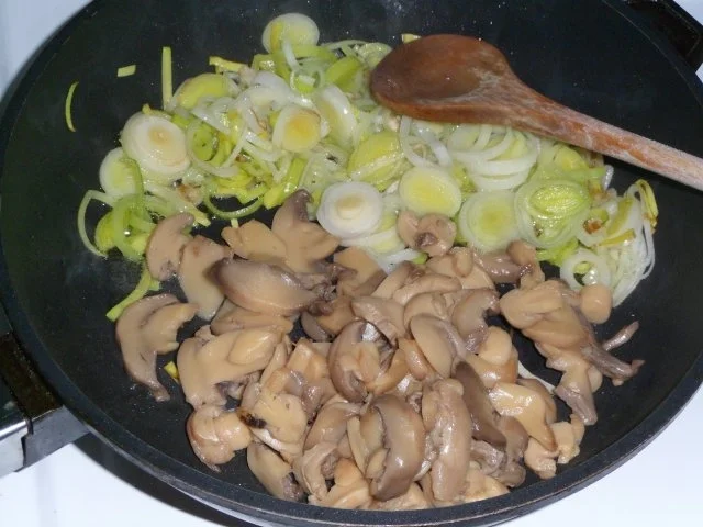 Teigtaschen gefüllt mit Lauch, Feta und Schampignons - Rezept - Bild Nr. 7