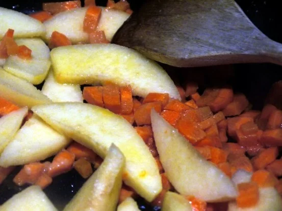 Rezept: Quitten-Hähnchen-Pfanne Bild Nr. 9 Quitten-Hähnchen-Pfanne - Rezept - Bild Nr. 9