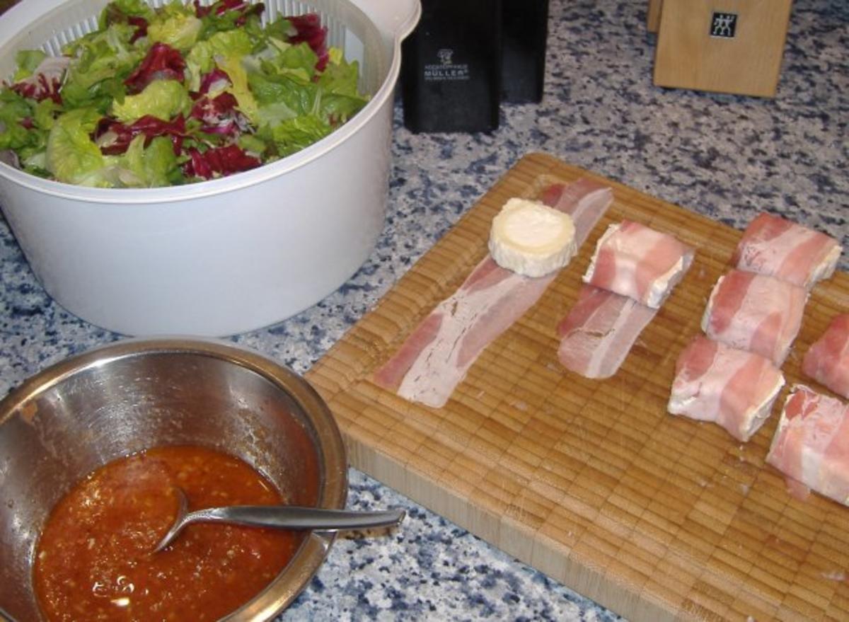 Winterlicher Salat mit glaciertem Ziegenkäse und Tomatenvinaigrette - Rezept - Bild Nr. 2