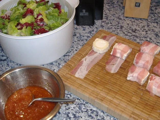 Rezept: Winterlicher Salat mit glaciertem Ziegenkäse und Tomatenvinaigrette Bild Nr. 2 Winterlicher Salat mit glaciertem Ziegenkäse und Tomatenvinaigrette - Rezept - Bild Nr. 2