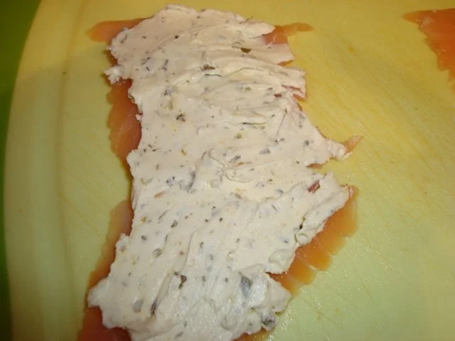 Rezept: Lachsröllchen Bild Nr. 7 Lachsröllchen - Rezept - Bild Nr. 7