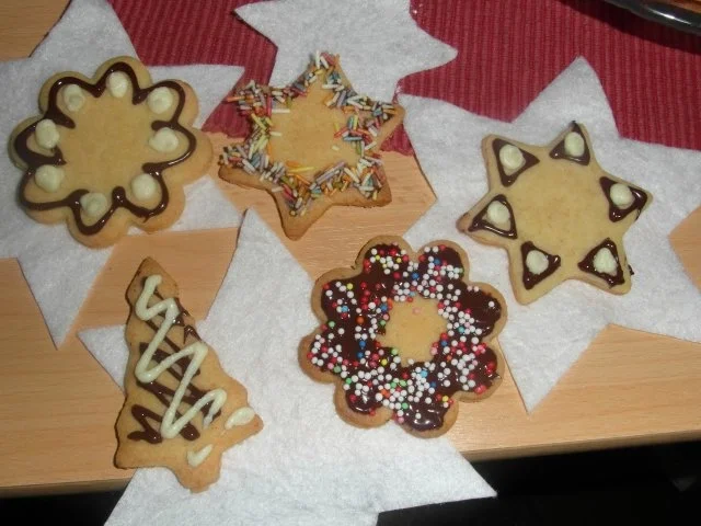Rezept: Weihnachtsplätzchen :Kunterbuntes für Kinder Bild Nr. 2 Weihnachtsplätzchen :Kunterbuntes für Kinder - Rezept - Bild Nr. 2
