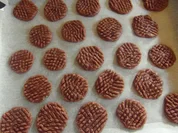 Weihnachtsplätzchen :mürbe Schokoladen-Taler - Rezept