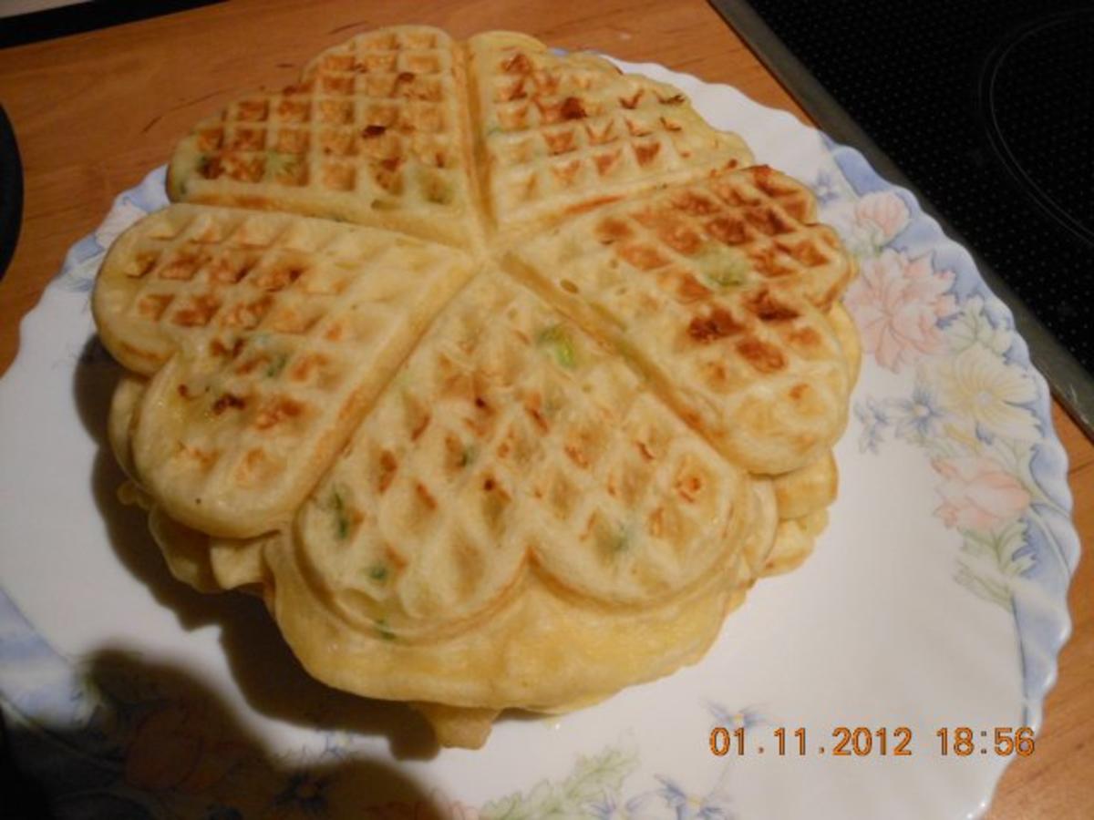 Bilder für Herzhafte Waffeln - Rezept