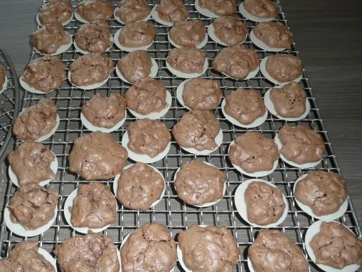 Weihnachtsgebäck : Schoko-Knusper-Makronen - Rezept