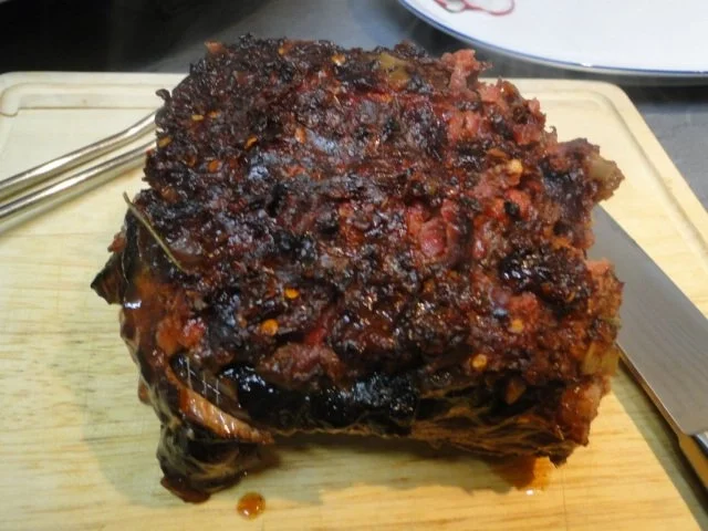 Rezept: Karbonadenbraten mit rote Bete-Chilikruste, Rosenkohl und rote Bete-Sauce Bild Nr. 13 Karbonadenbraten mit rote Bete-Chilikruste, Rosenkohl und rote Bete-Sauce - Rezept - Bild Nr. 13