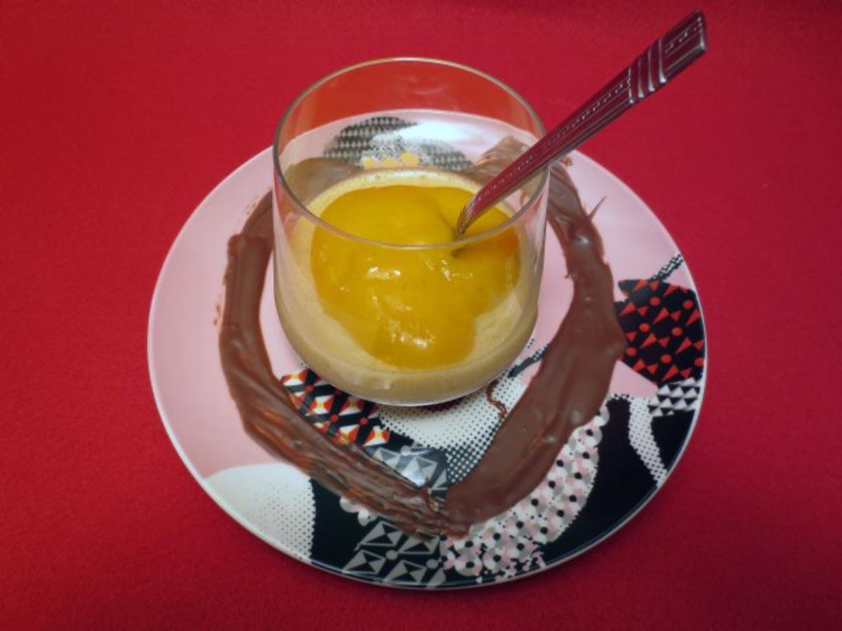 Bilder für Original Bayrisch-Creme auf Mango-Kardamomspiegel - Rezept