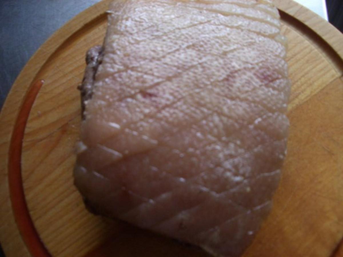 Krustenbraten  -  Schweinebauch mager ohne Knochen aber mit Schwarte - Rezept - Bild Nr. 8