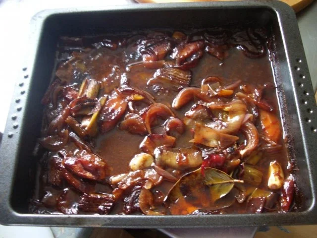 Krustenbraten  -  Schweinebauch mager ohne Knochen aber mit Schwarte - Rezept - Bild Nr. 11