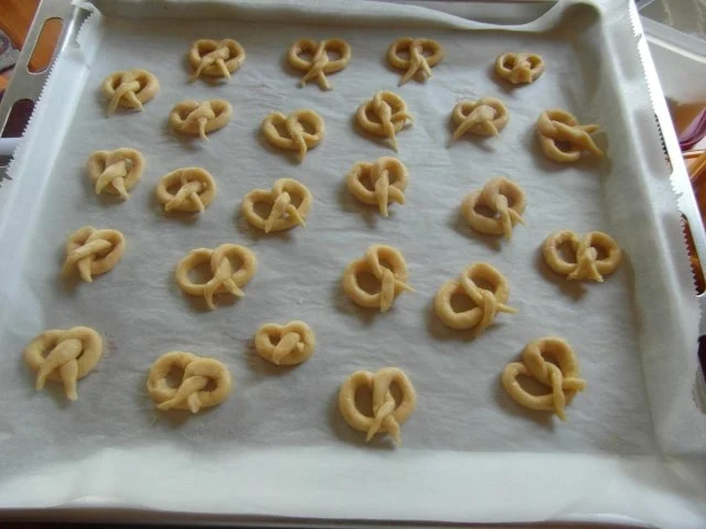 Rezept: Weihnachtsplätzchen :Cappucino-Brezeln Bild Nr. 3 Weihnachtsplätzchen :Cappucino-Brezeln - Rezept - Bild Nr. 3