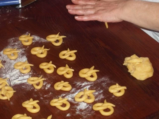 Rezept: Weihnachtsplätzchen :Cappucino-Brezeln Bild Nr. 2 Weihnachtsplätzchen :Cappucino-Brezeln - Rezept - Bild Nr. 2