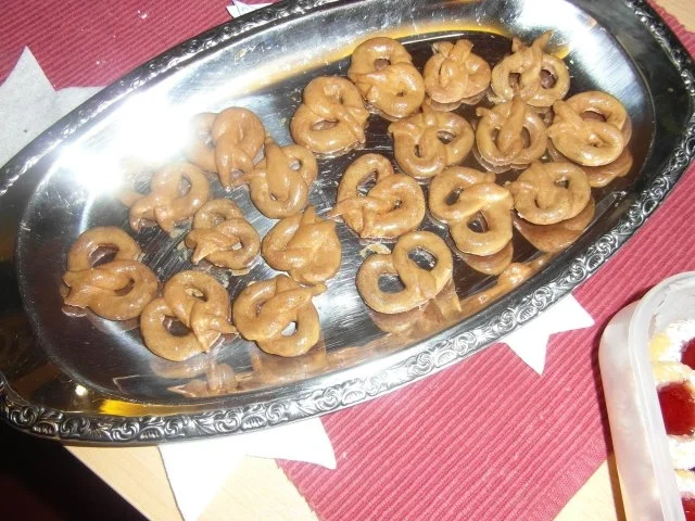 Rezept: Weihnachtsplätzchen :Cappucino-Brezeln Bild Nr. 5 Weihnachtsplätzchen :Cappucino-Brezeln - Rezept - Bild Nr. 5