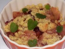 Dessert: Lebkuchen-Crumble mit Apfel, Birne und Preiselbeeren - Rezept