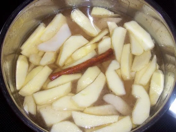 Dessert: Lebkuchen-Crumble mit Apfel, Birne und Preiselbeeren - Rezept - Bild Nr. 3