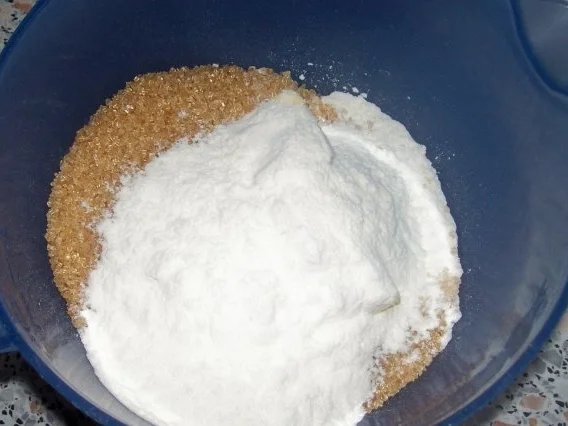 Dessert: Lebkuchen-Crumble mit Apfel, Birne und Preiselbeeren - Rezept - Bild Nr. 7