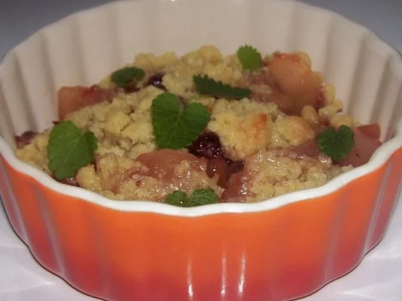 Dessert: Lebkuchen-Crumble mit Apfel, Birne und Preiselbeeren - Rezept - Bild Nr. 11