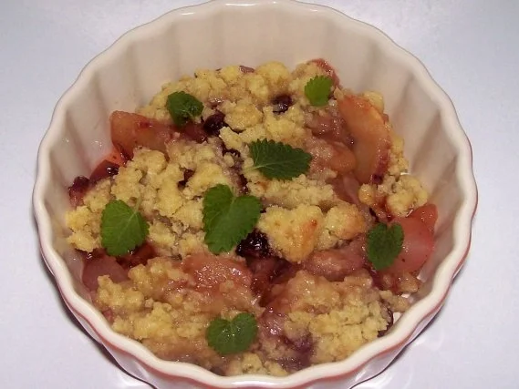 Dessert: Lebkuchen-Crumble mit Apfel, Birne und Preiselbeeren - Rezept - Bild Nr. 12