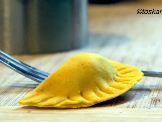 Birnen-Ziegenkäse-Ravioli mit Salbei-Knoblauch-Butter - Rezept - Bild Nr. 9